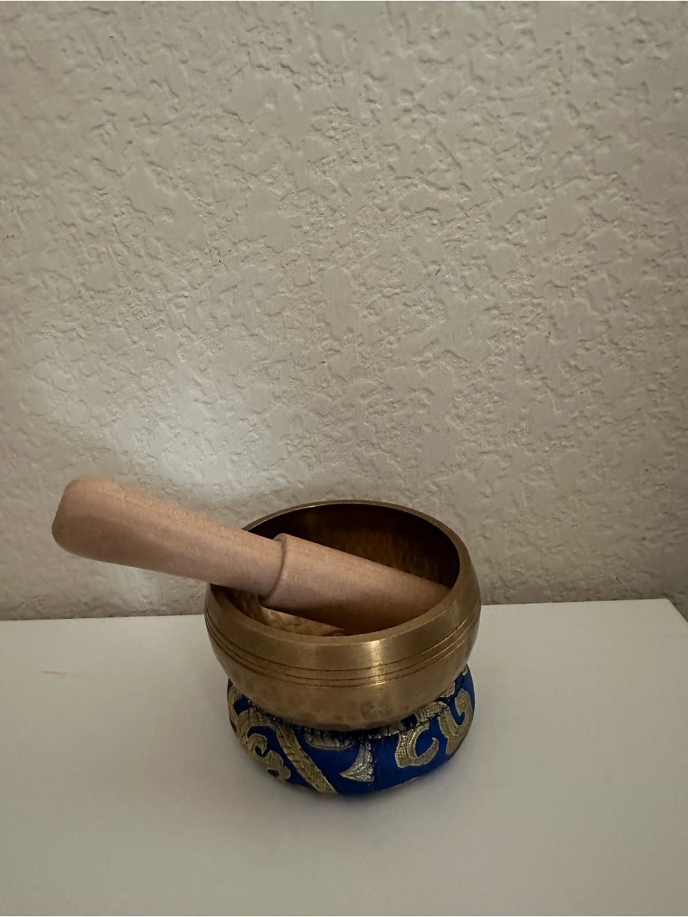 Brass Singing Bowl with Wooden Mallet - Blue Cushion